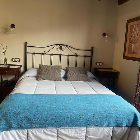 La Posada De Barro Infiesto Exteriér fotografie
